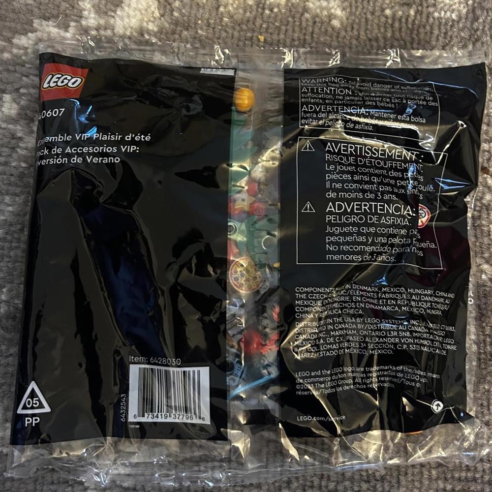 Lego Summer Fun VIP Add-On Pack (NEW) - Picture 2 of 2